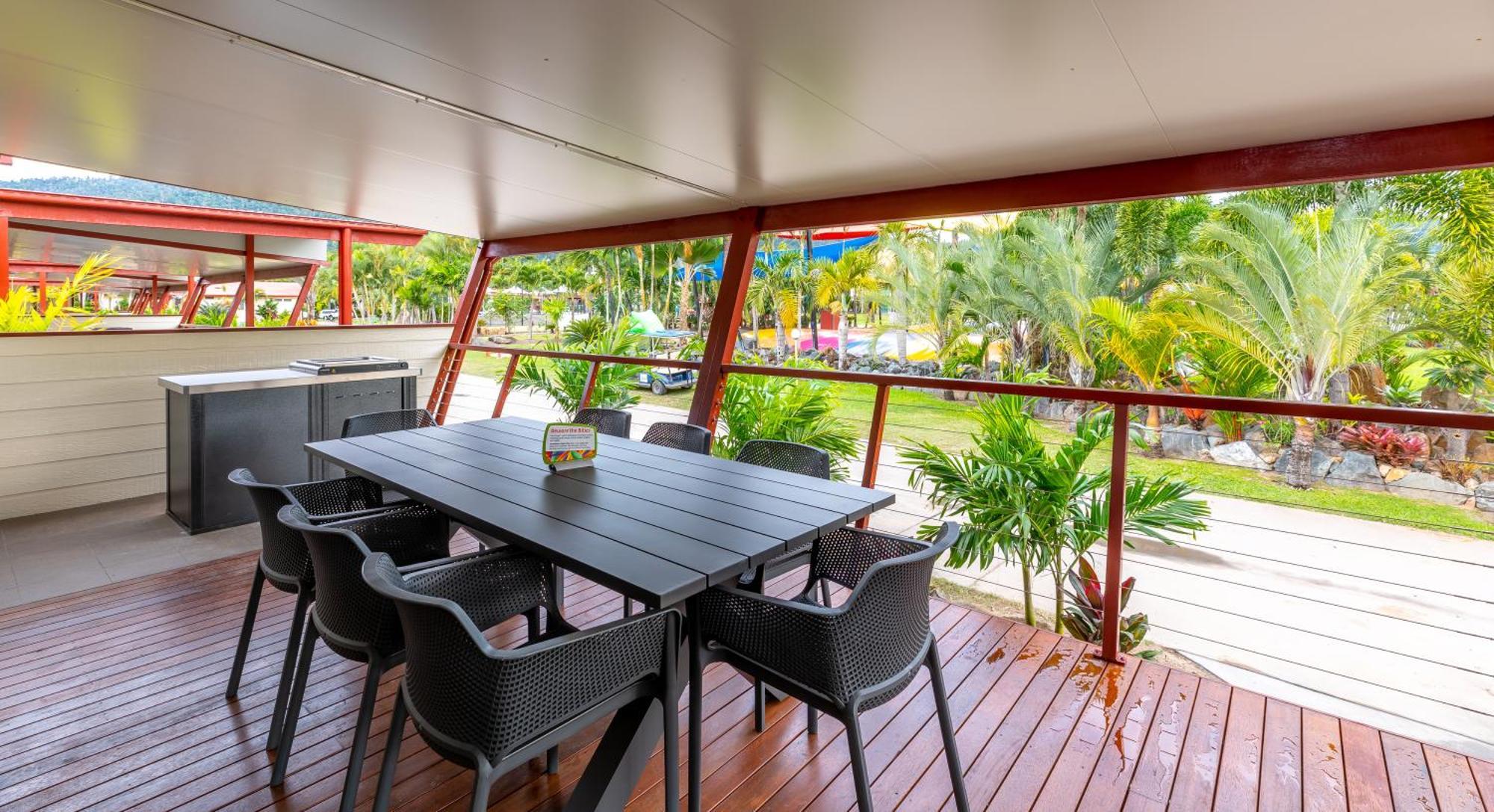 Big4 Adventure Whitsunday Resort Airlie Beach Ngoại thất bức ảnh